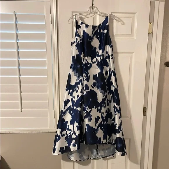 Fit & flare Adrianna Papell Blue & White Dress, great wedding guest dress - Picture 4 of 10